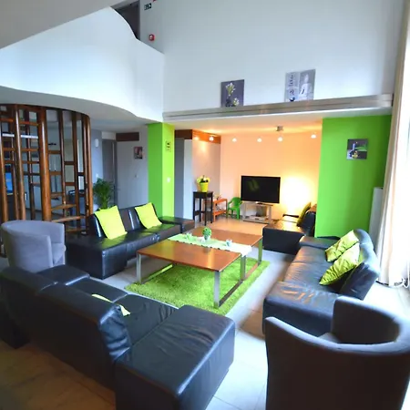 Rustic With Pool, Cleaning Included بيت للعطل